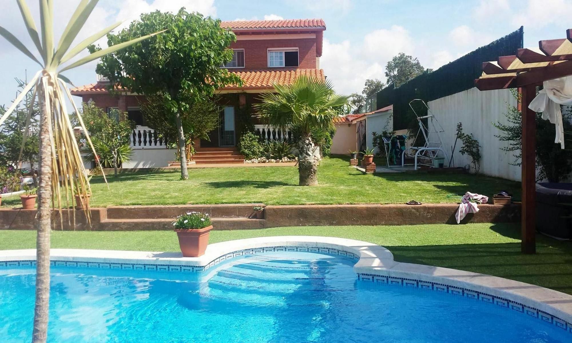 104662 - Villa In Lloret De Mar Bagian luar foto